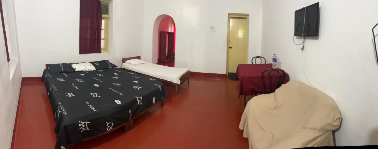 Resthouse Vavuniya Hotell Eksteriør bilde